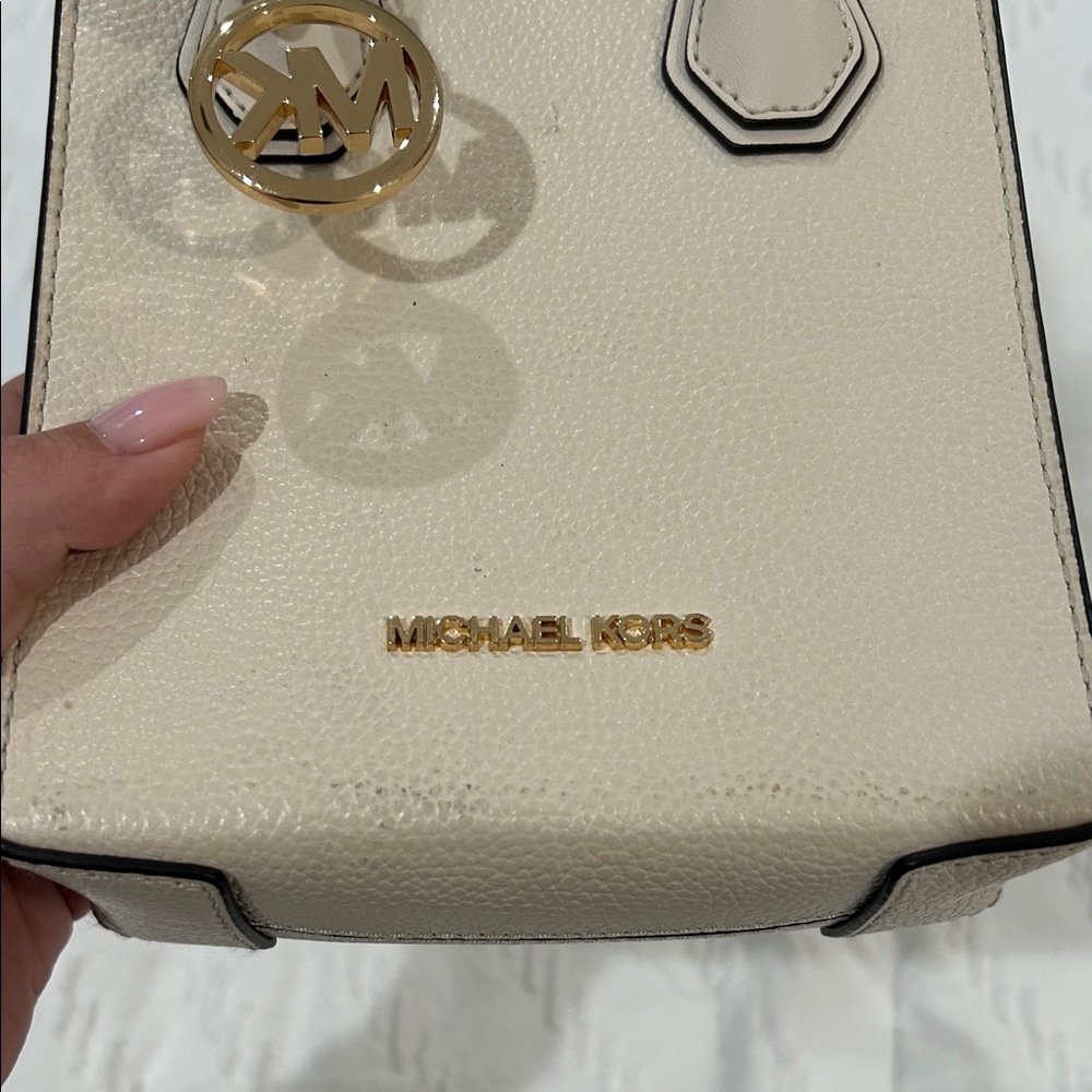 Michael Kors Mini Bag in Cream - Picture 3 of 5